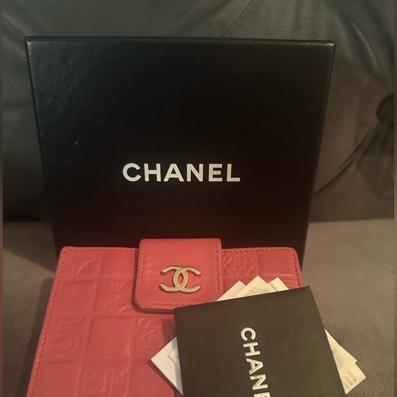 EUC Chanel Coco Mark 2005 Icon Bi-Fold Wallet Leather Pink w/Sticker,Card+Box - Picture 3 of 17